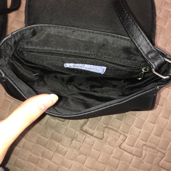 Small black purse from Claire’s - Picture 4 of 5